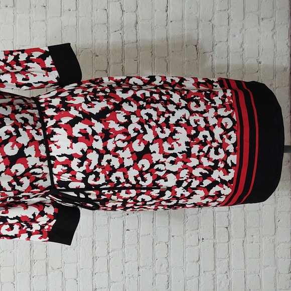 Liz Claiborn Black, Red and White 3/4 Sleeve Shift Dress - Picture 7 of 11